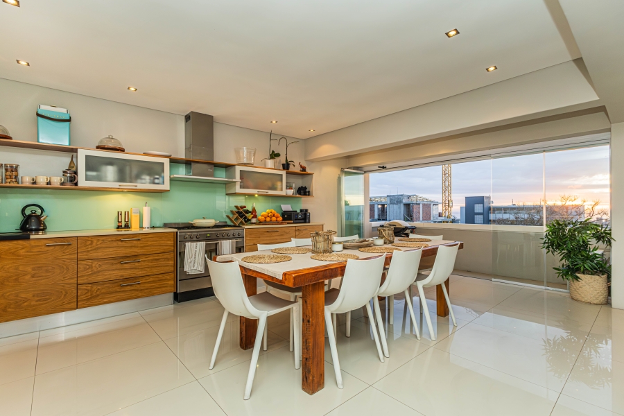 To Let 3 Bedroom Property for Rent in Sea Point Western Cape